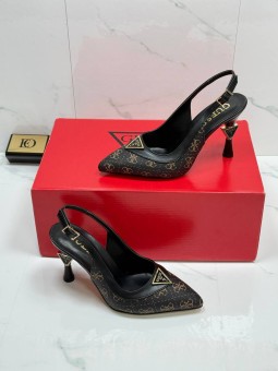 Tacones Helen marrón guess