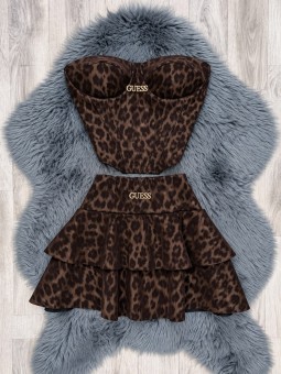Conjunto felina marrón guess