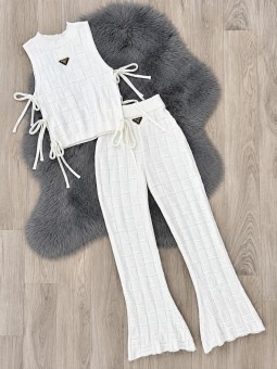 Conjunto teji blanco prada