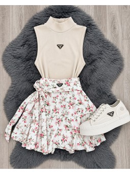 Falda short flores blanco...