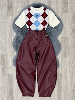 Pantalón Cuerina vinotinto...